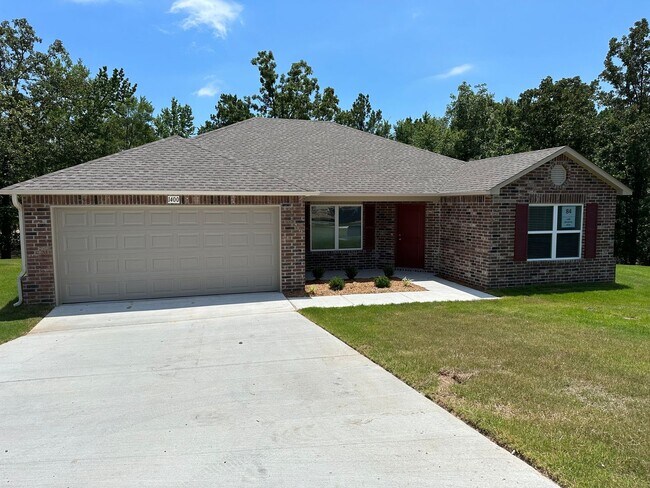 Building Photo - Pre-Leasing Available — Spacious 4-Bedroom, 2-Bath Home in Benton | Coming Soon!