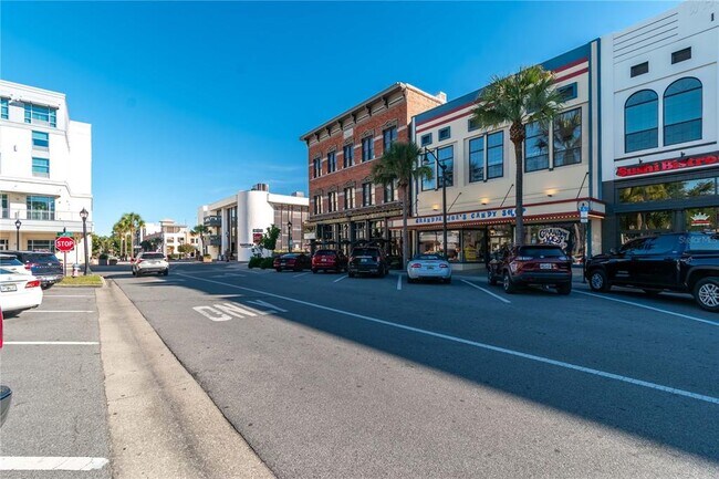 Building Photo - 519 SW 19th Ave