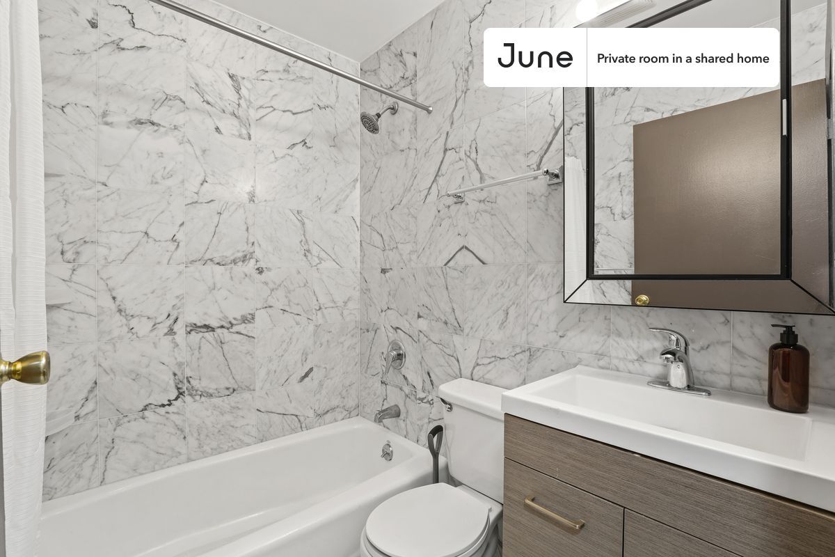 Building Photo - Room in Shared 3 bed/1 bath home in Upper East Side