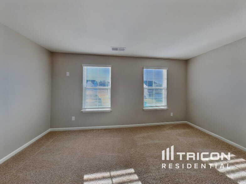 Building Photo - 5235 Ironwood Dr