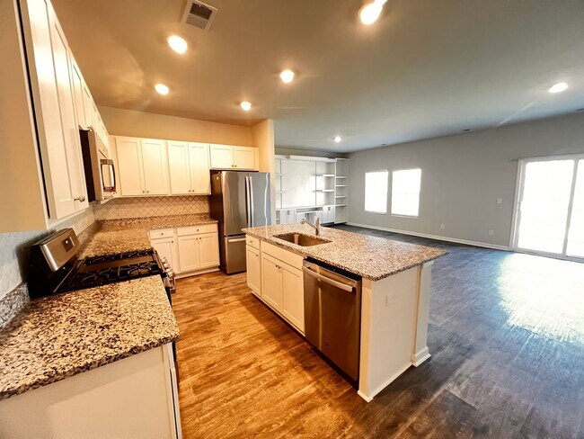 Building Photo - Welcome To The Preserves At Hiltonhead Lakes