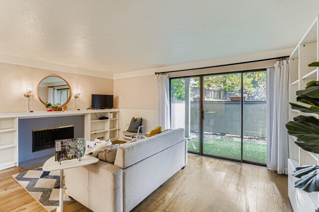 Building Photo - 77 Galen St