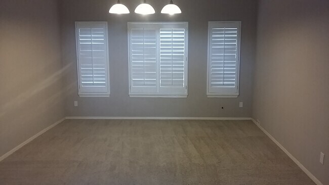 Building Photo - 806 Elsa Ct