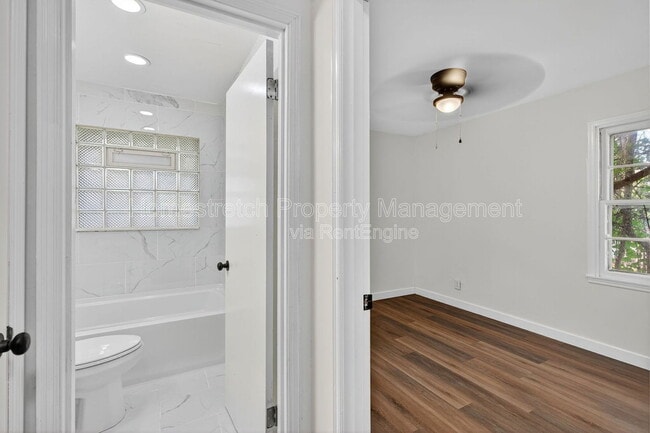 Building Photo - 437 Lanark Rd