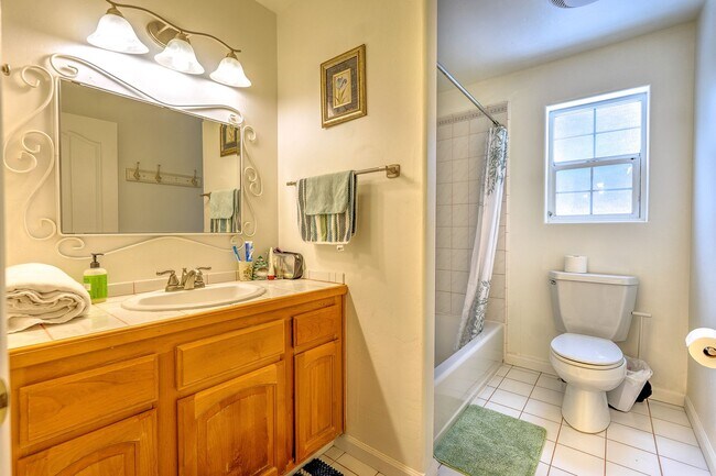 Building Photo - Large mountain home with 2 car garage and fenced in back yard.