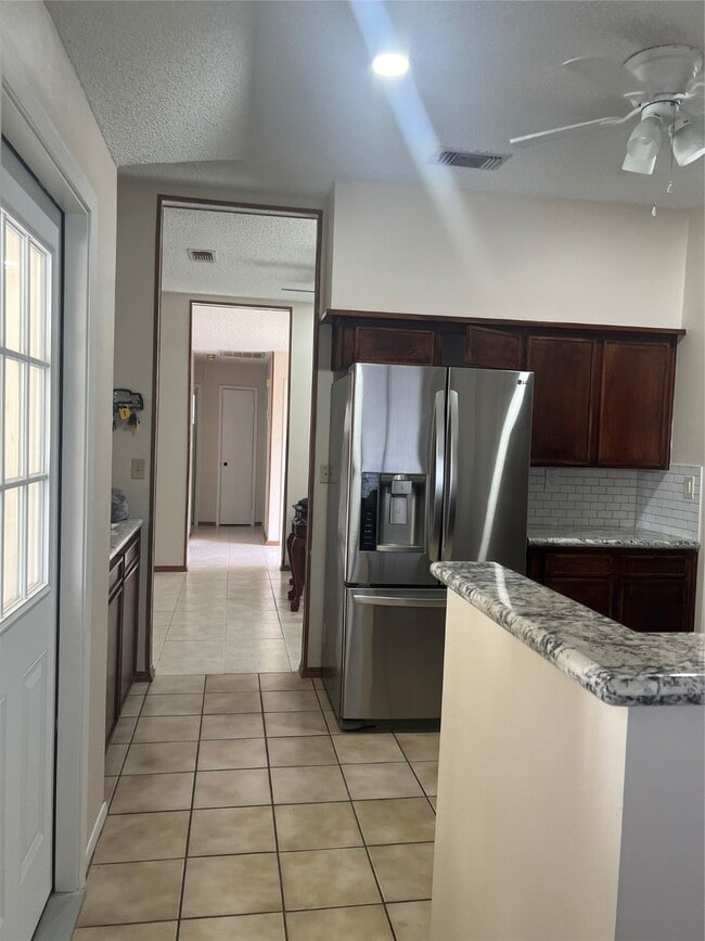 Building Photo - 10907 Spring Harvest Dr