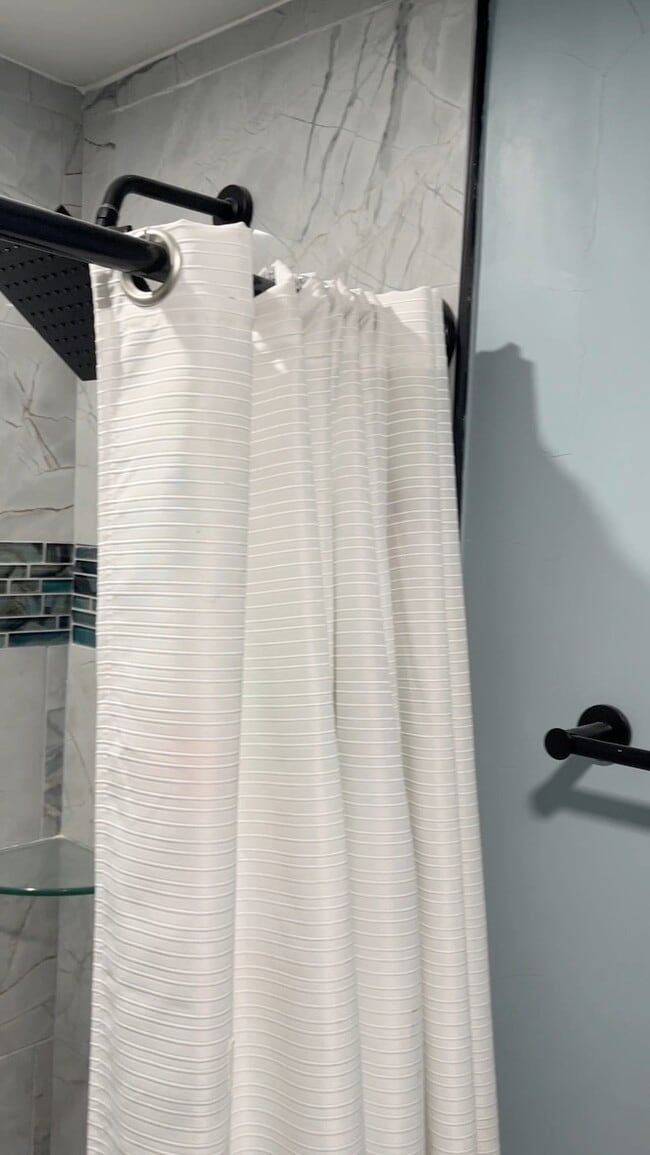 Building Photo - 4 Hallmark Gdns