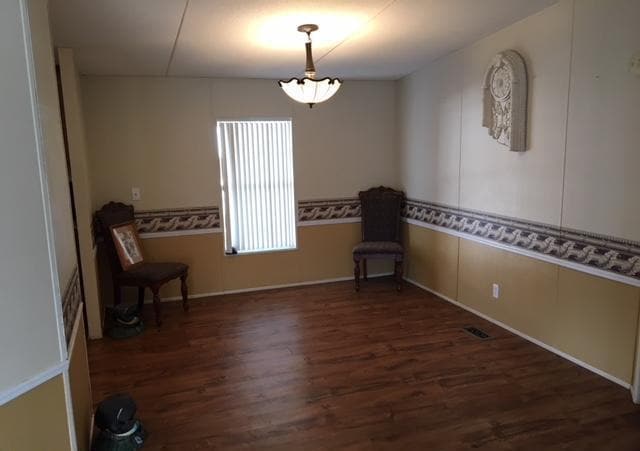 Building Photo - 1617 Ridge Dr