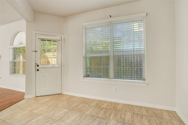 Building Photo - 7630 N Linpar Ct