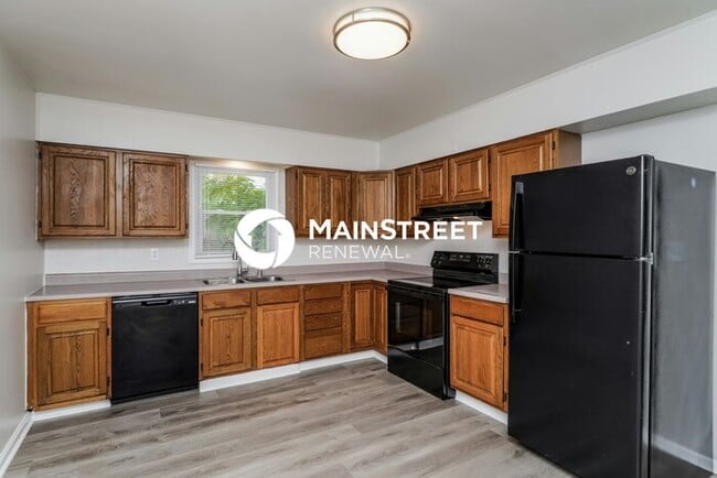 Building Photo - 3 Bedroom Pet-Friendly Home in Louisville, KY with Main Street Renewal