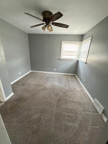 Building Photo - 1730 S 71st St