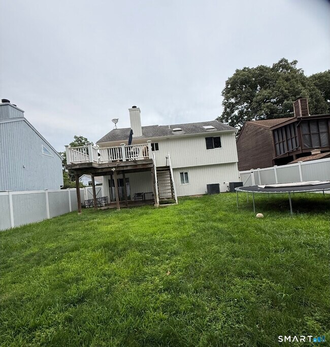Building Photo - 9 Oakledge Cir
