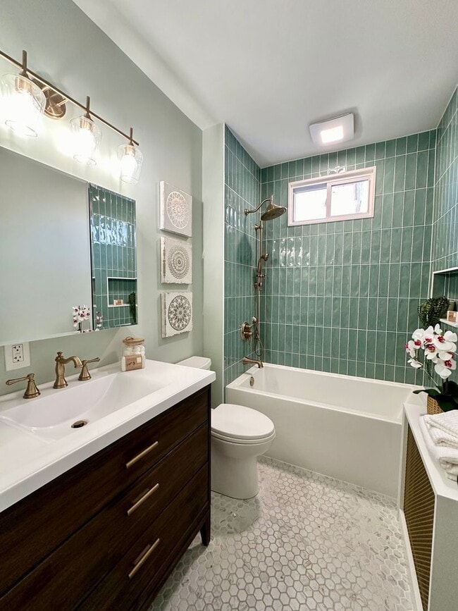 Building Photo - 715 N Beatty St