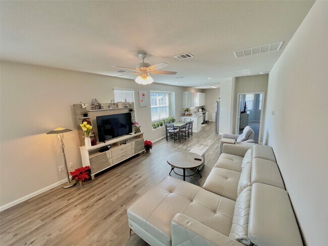 Building Photo - 25558 Woodmere Spur Ln