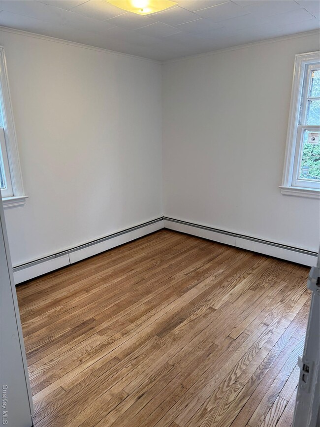 Building Photo - 28 Chestnut St