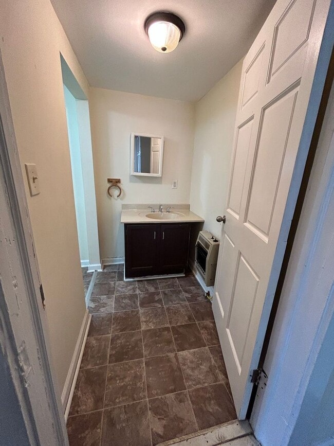 Building Photo - 73 Pine St