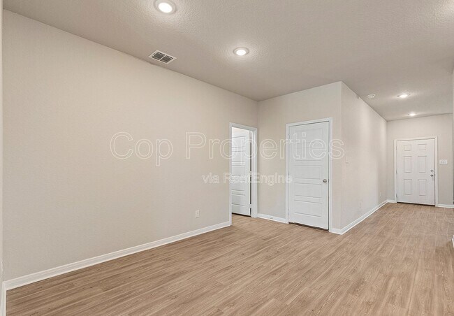 Building Photo - 5103 Topaz Bnd