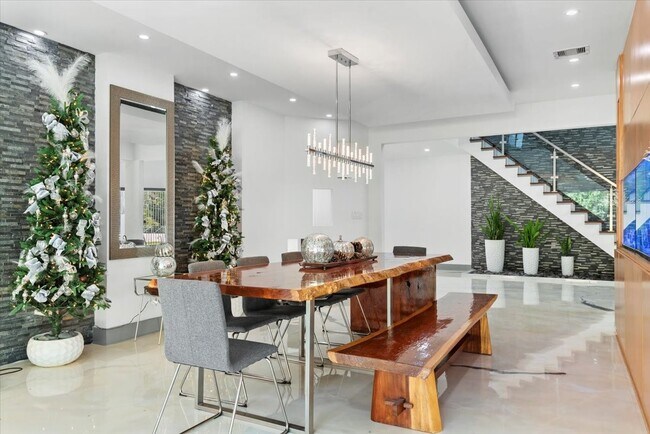 Building Photo - 30400 Highland Blvd