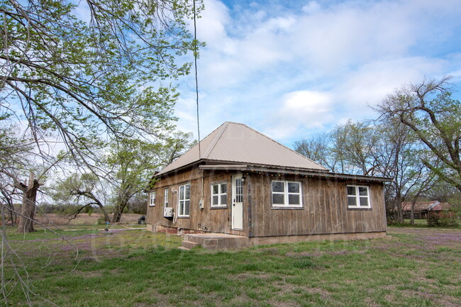 Primary Photo - Charming 2-Bedroom 1-Bath + Bonus Room Far...