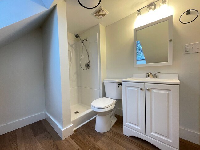 Building Photo - 33 Malvern St