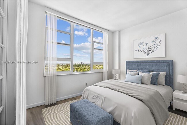 Building Photo - 5600 Collins Ave