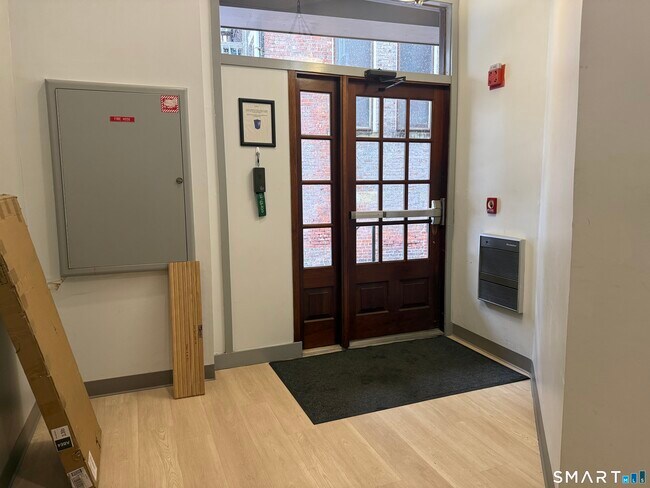 Building Photo - 83 Washington St