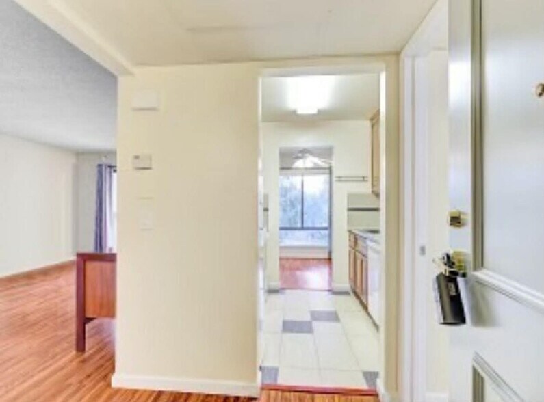 Building Photo - 300 N Civic Dr