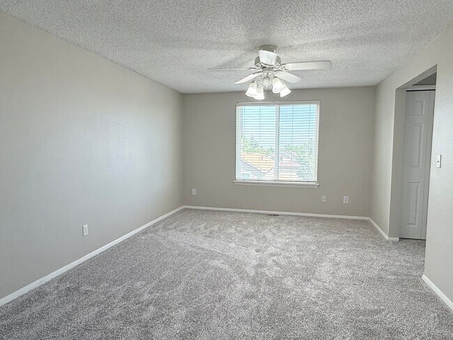 Building Photo - Conveniently Located Home in East Quincy H...