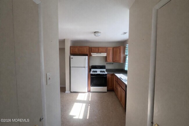 Building Photo - 16 Pin Oak Ln