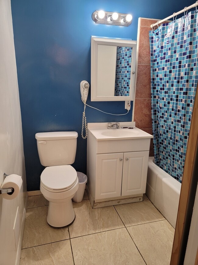 Building Photo - 135 Avenida Algodon