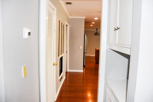 Building Photo - Large Home in North Orange