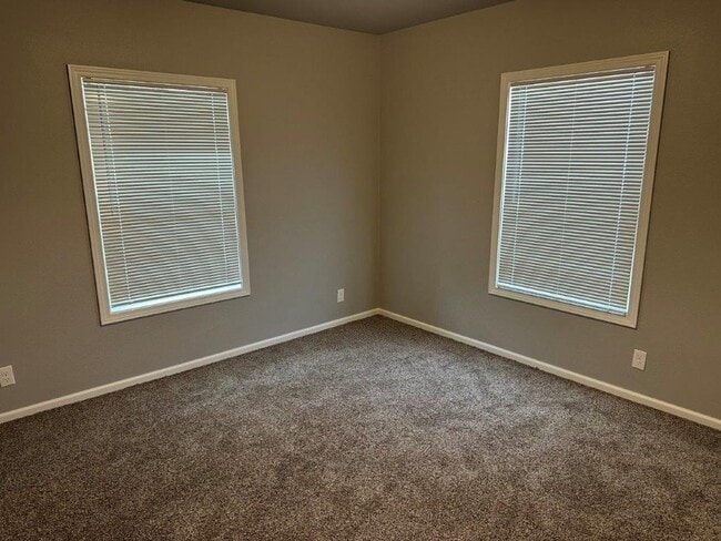 Building Photo - UPDATED single family home, with large yard!