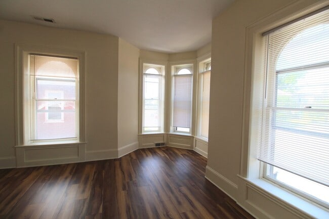 Building Photo - Downtown home for rent