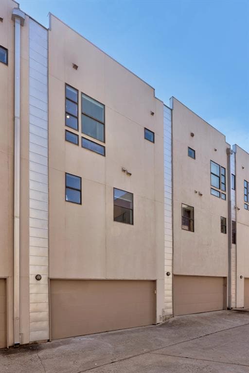 Building Photo - 6000 S Congress Ave