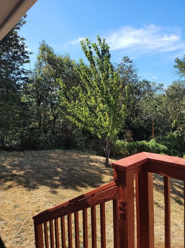 Building Photo - Remodeled 3 bed/2 bath in High Point/West ...