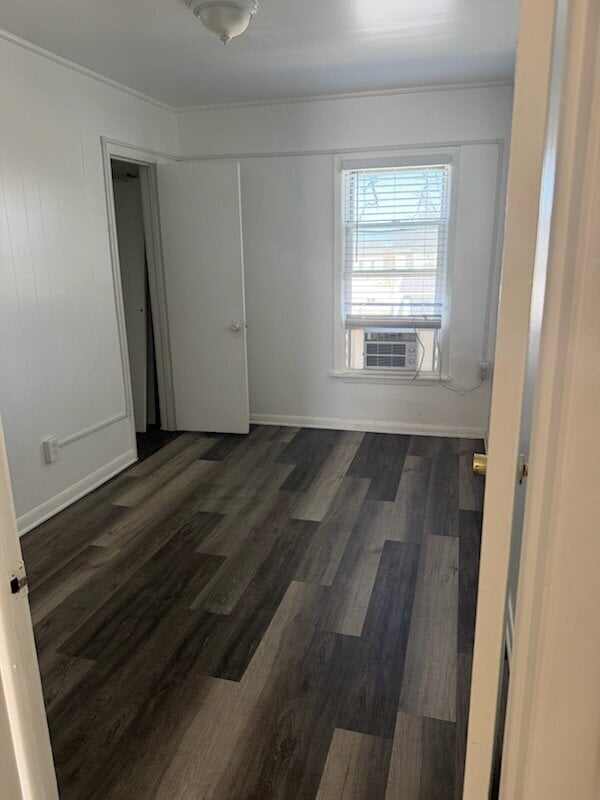Building Photo - Spacious 2 Bed / 1 Bath Available Now