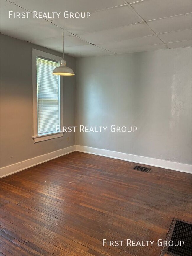Building Photo - 342 Cincinnati Ave