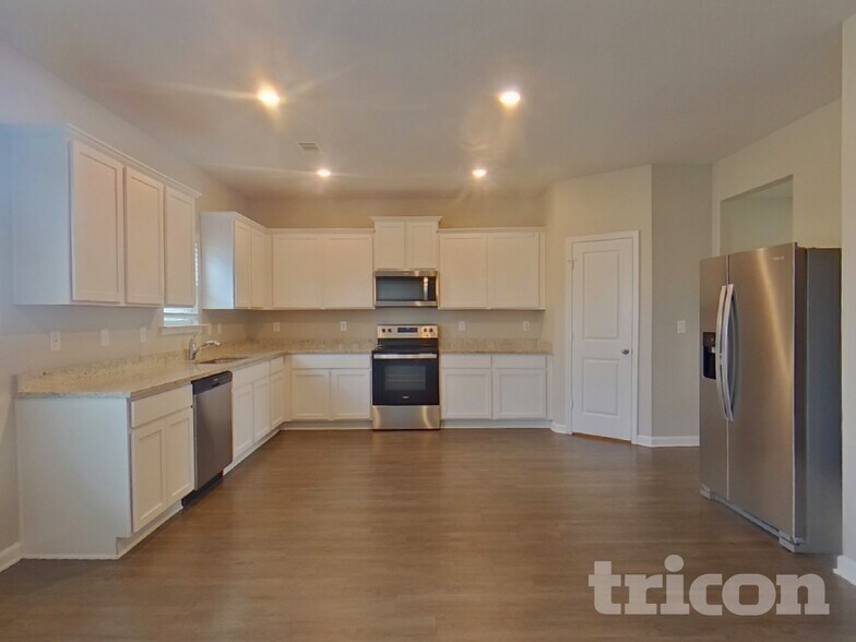 Building Photo - 1392 Deutz Dr