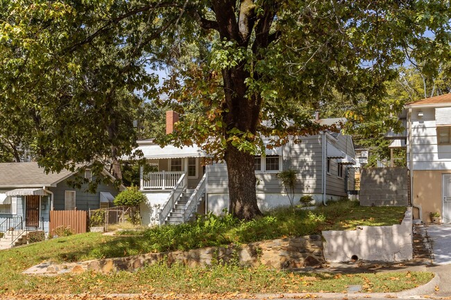 Building Photo - Newly renovated 3 bedroom, 1 bath home.