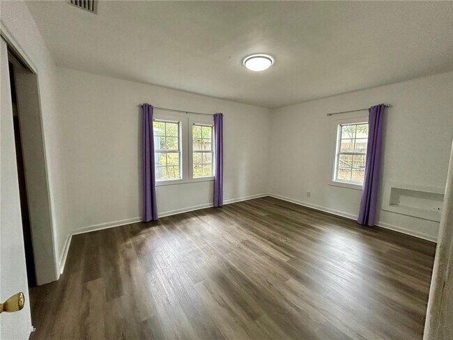 Building Photo - 2861 Ralston Rd