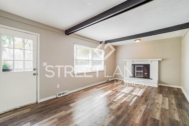 Building Photo - Charming 4 Bedroom in Reynoldsburg!