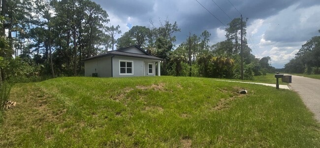 Building Photo - Great Location  2/1 Single Family Home