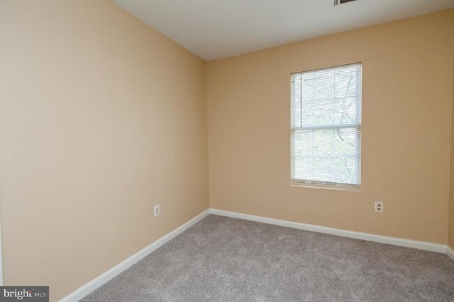 Building Photo - 10749 Kitchener Ct