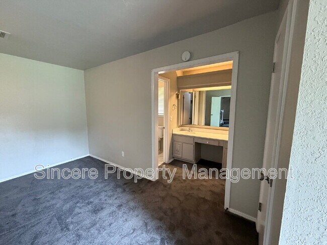 Building Photo - 11808 Biggs Cir