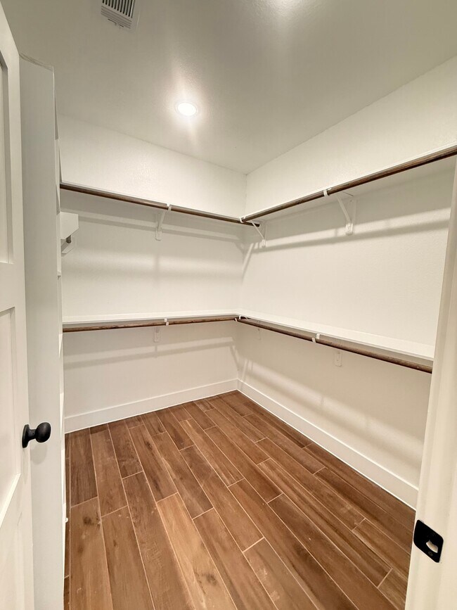 Building Photo - 14880 Coaltown Rd