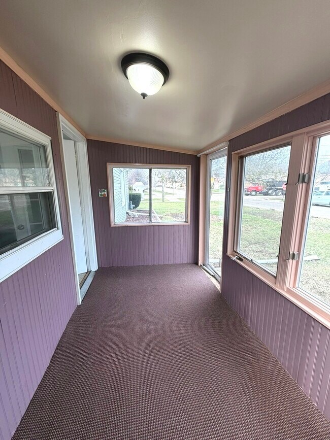 Building Photo - 2209 Douglas Ave