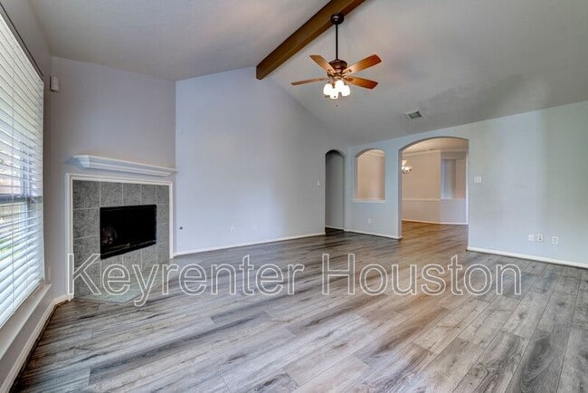 Building Photo - 6411 Silver Shade Dr