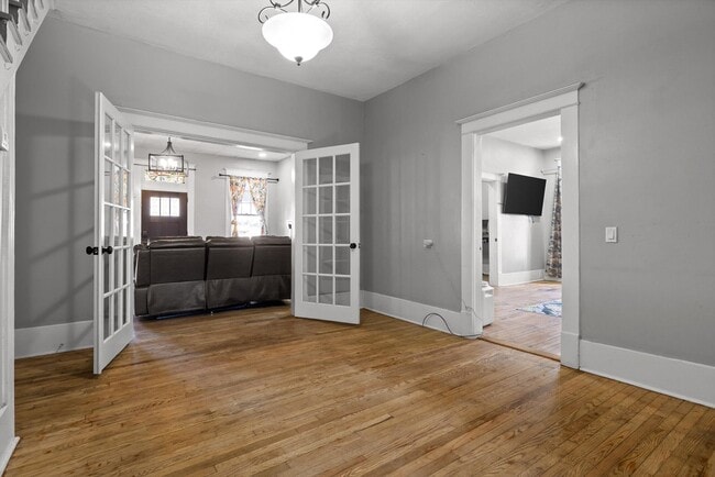 Building Photo - 207 Culberson Ave