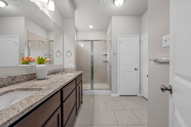 Building Photo - Beautifully Maintained 4-Bedroom Home in Waco with Thoughtful Layout