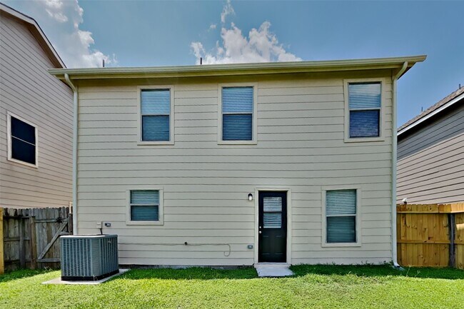 Building Photo - 7814 Pasture Spring Ln